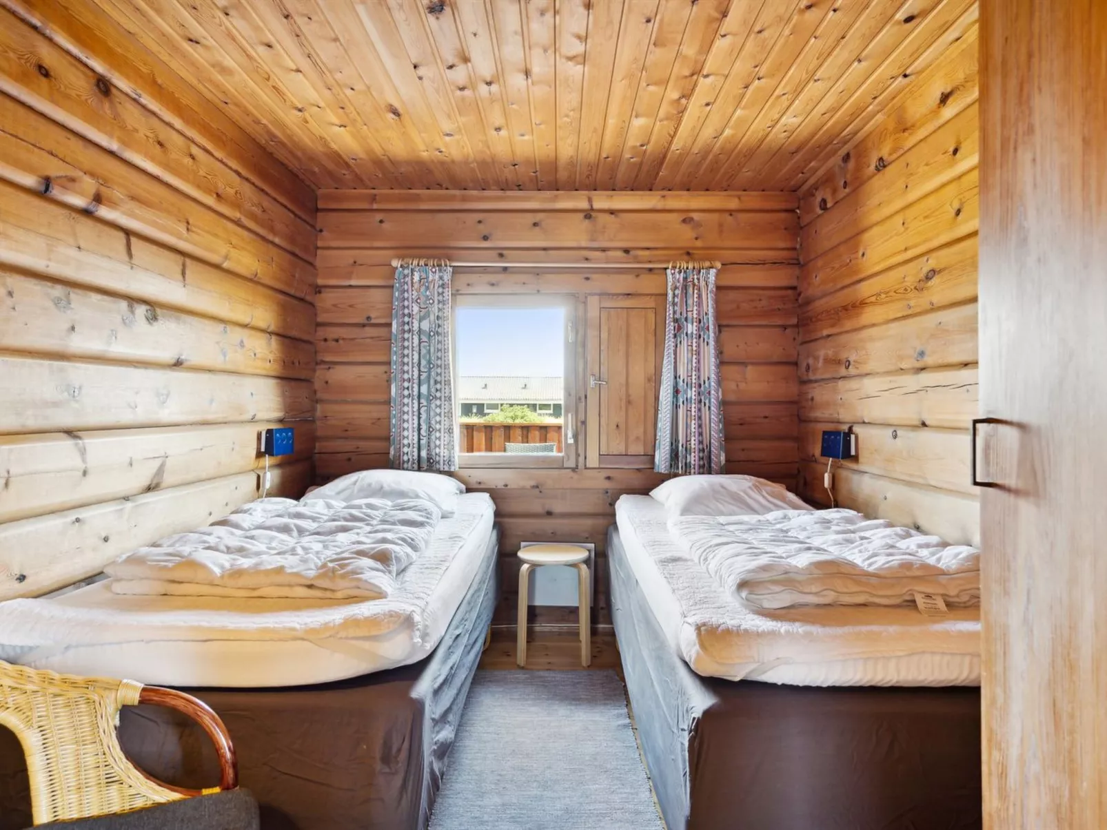 "Evelin" -  from the sea-Drinnen