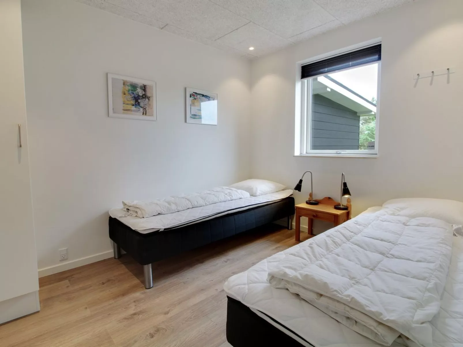 "Stacey" - 800m from the sea-Inside