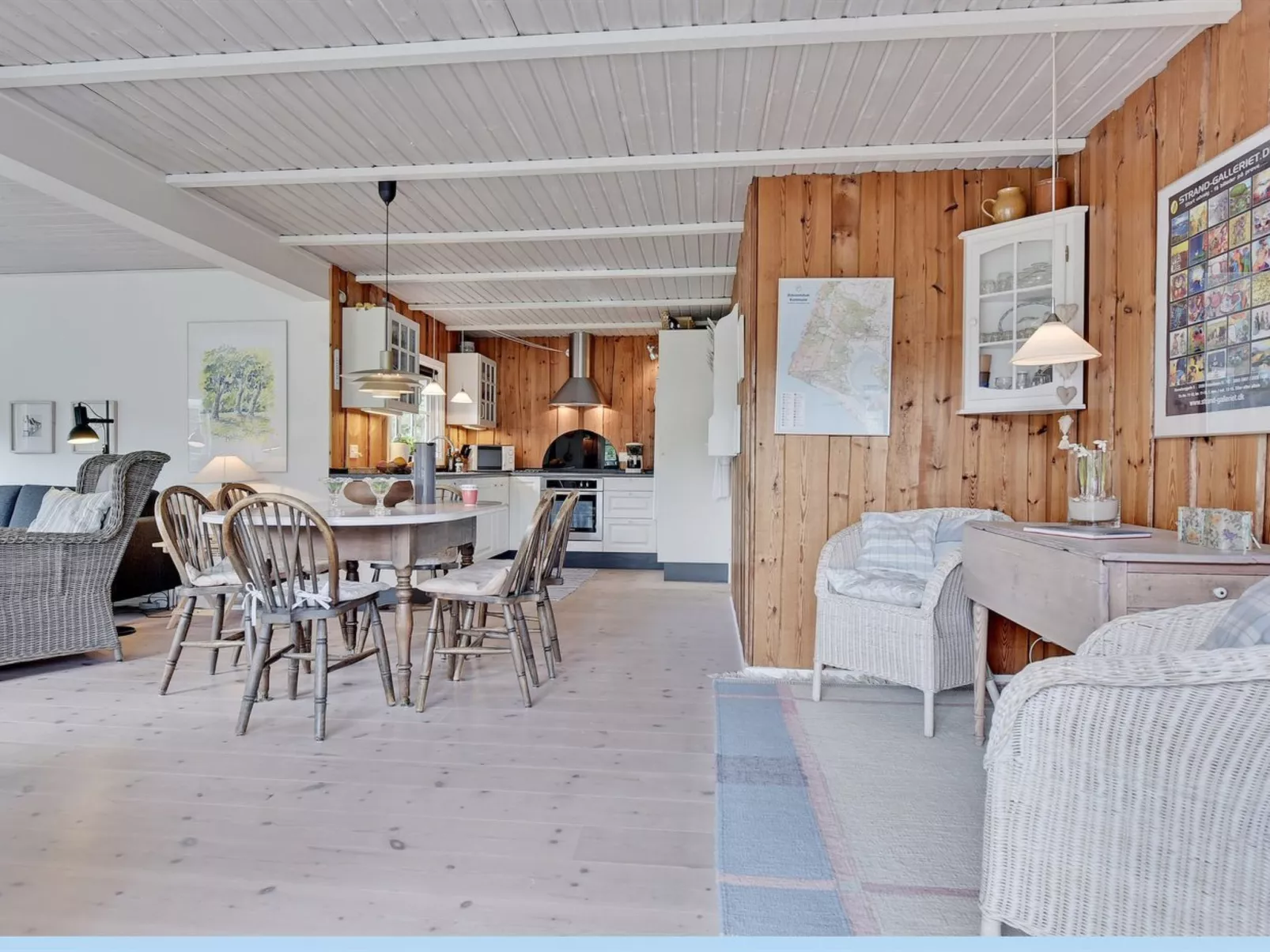 "Dines" - 1km from the sea-Inside