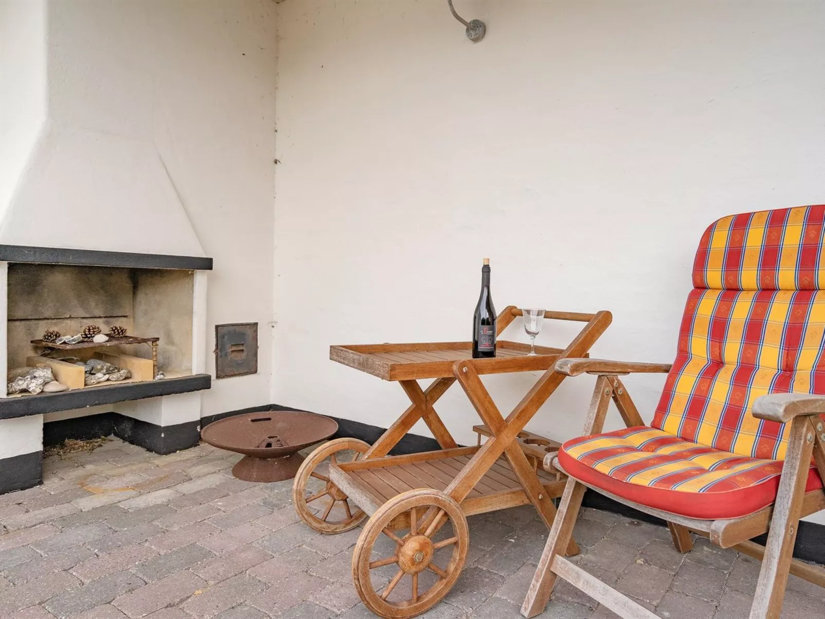 "Yorrick" - 50m to the fjord-Outside