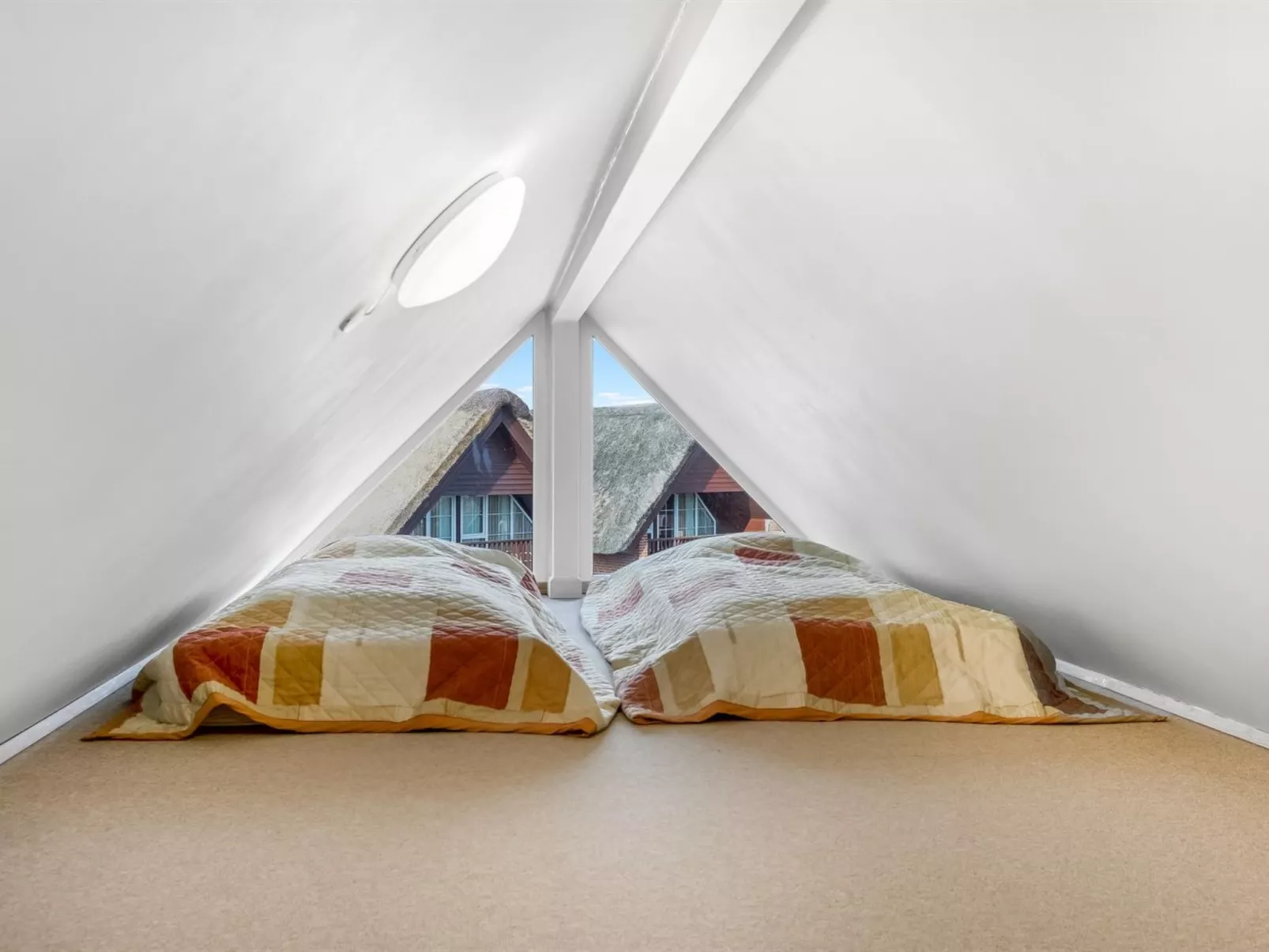 "Henrietta" - 3.5km from the sea-Dedans