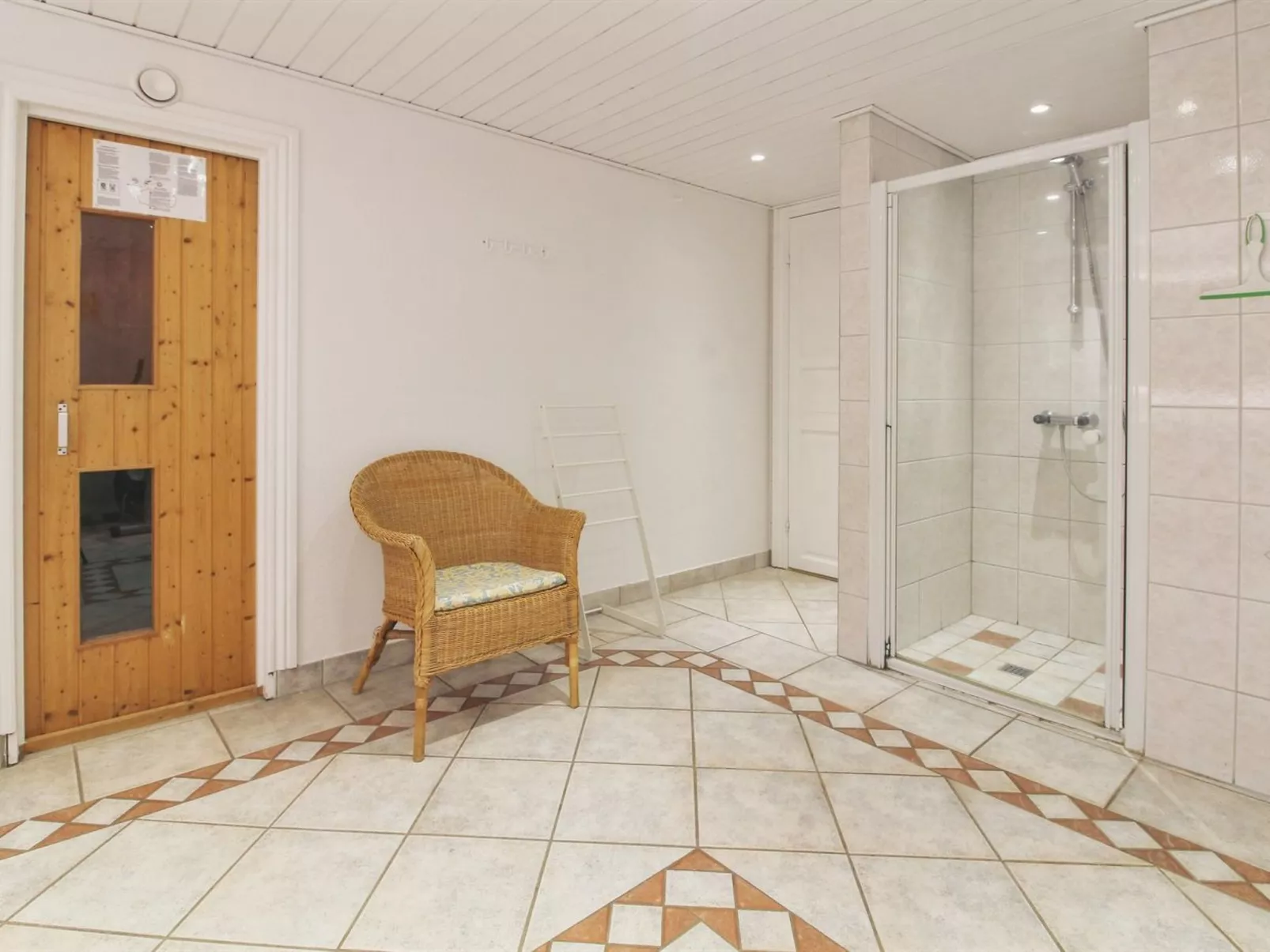 "Mikaela" - 1km from the sea-Drinnen