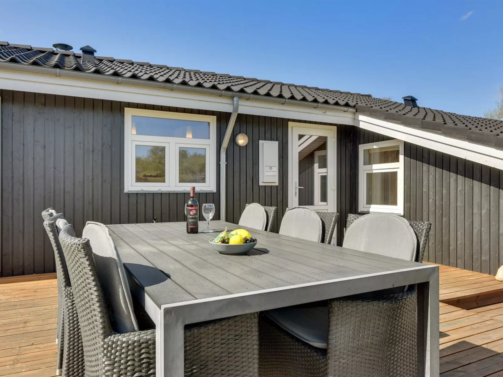 "Enja" - 150m from the sea-Draußen