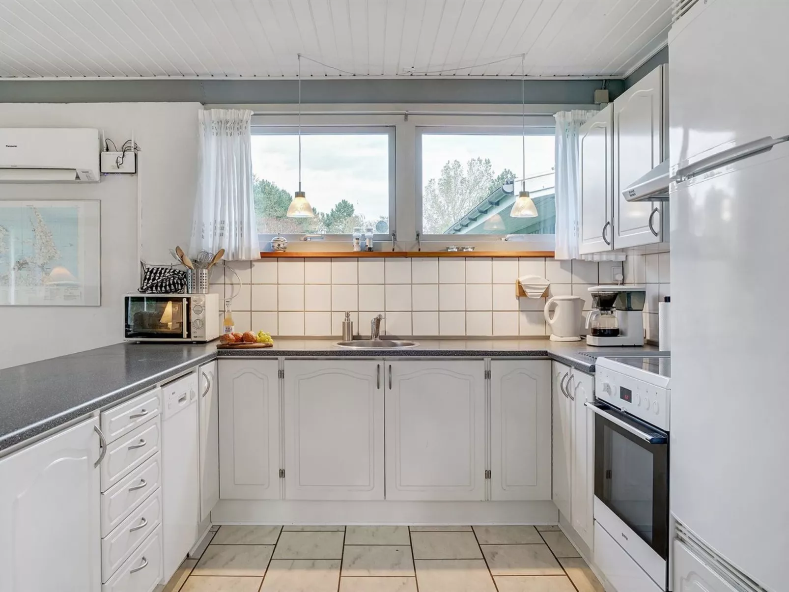 "Torhild" - 150m from the sea-Inside