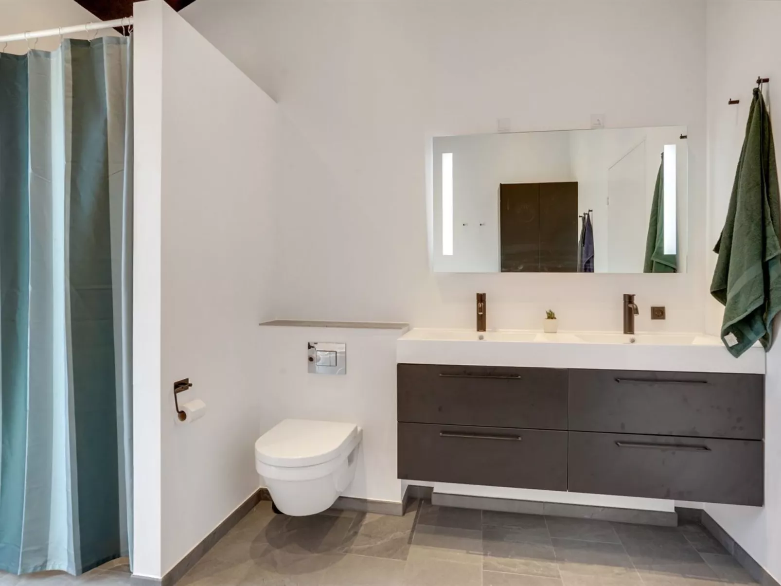 "Moreen" - 1.5km from the sea-Inside