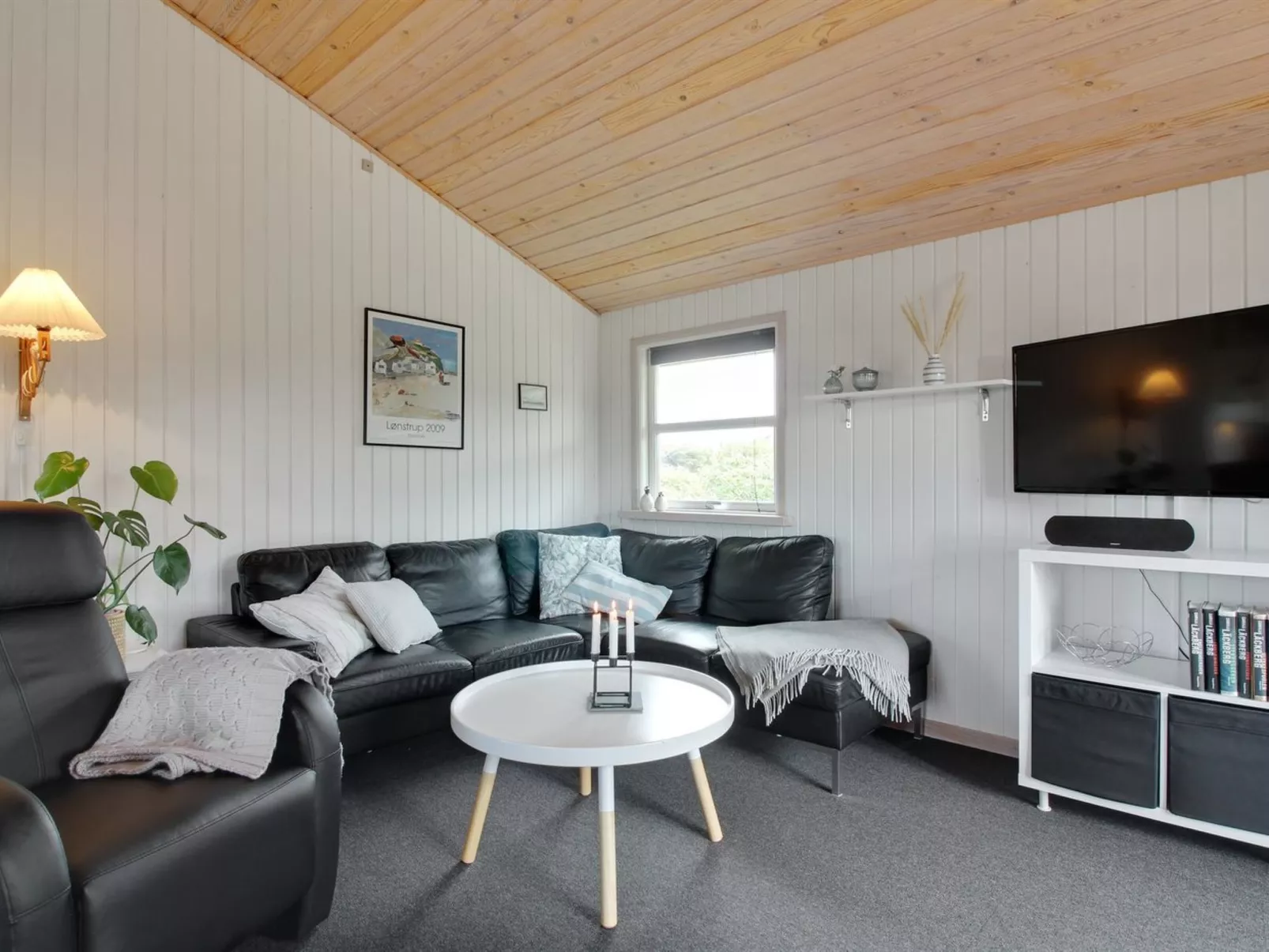 "Myriam" - 200m from the sea-Drinnen