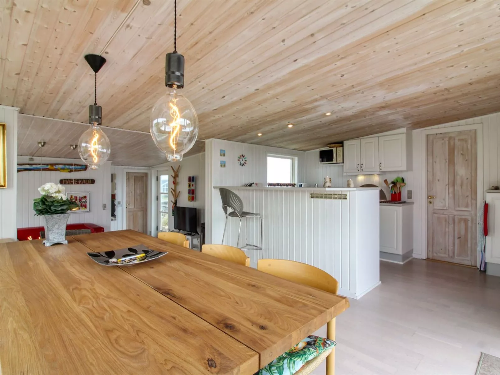 "Dyveke" - 220m from the sea-Dedans