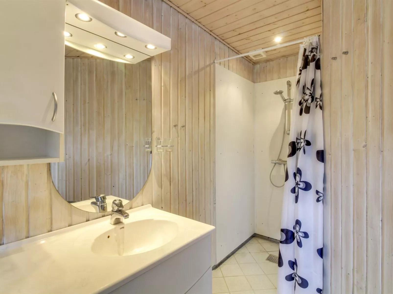 "Reidar" - 1km from the sea-Inside