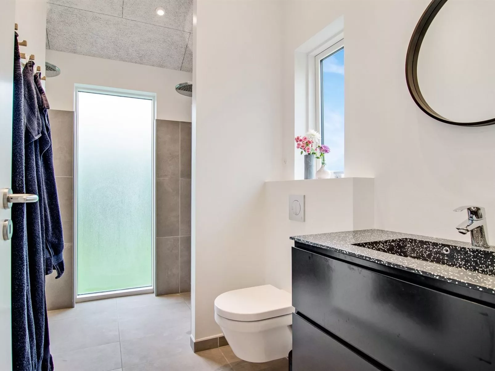 "Dorthie" - 800m from the sea-Inside