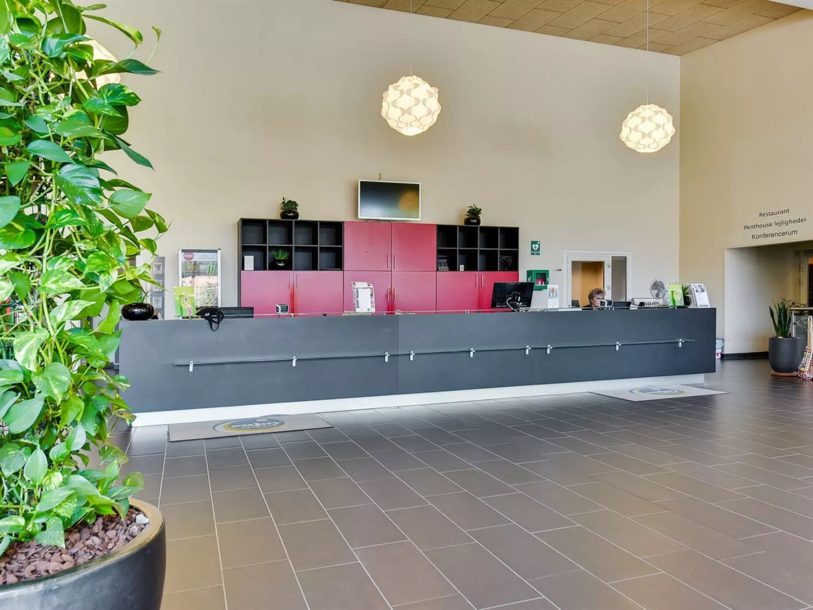 "Tamia" - 100m to the fjord-Outside