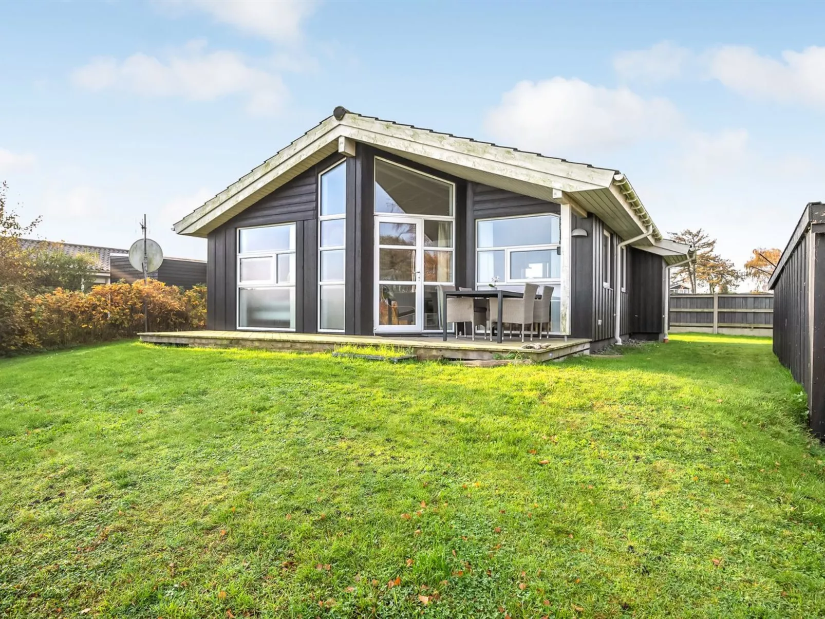 "Duschanka" - 50m to the fjord-Outside