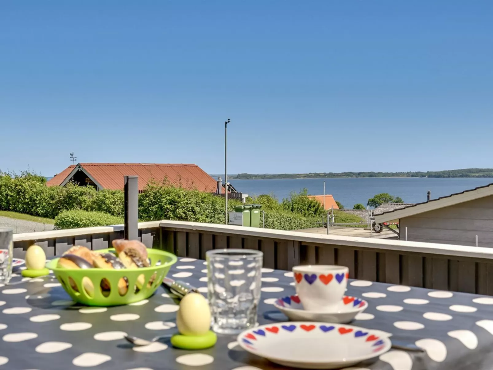 "Jenvold" - 300m to the fjord-Outside