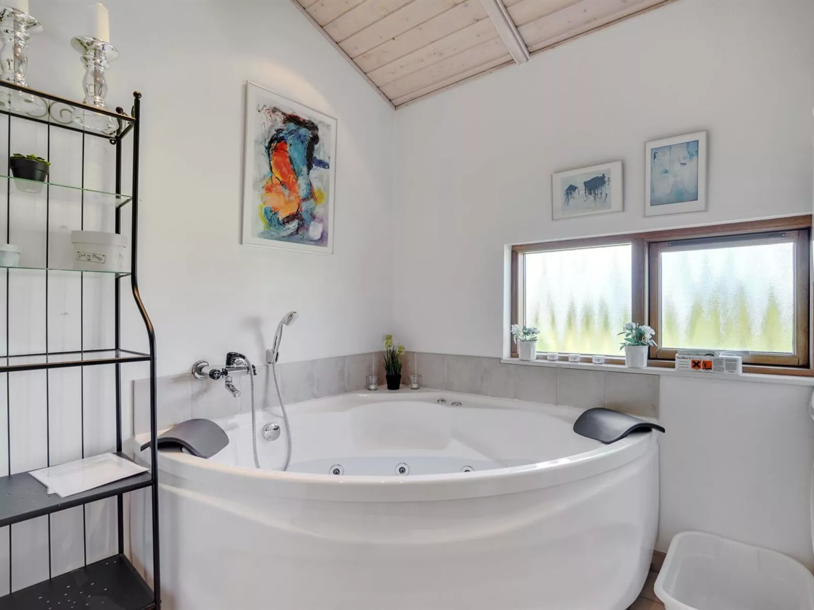 "Gudmunda" - 200m to the fjord-Dedans