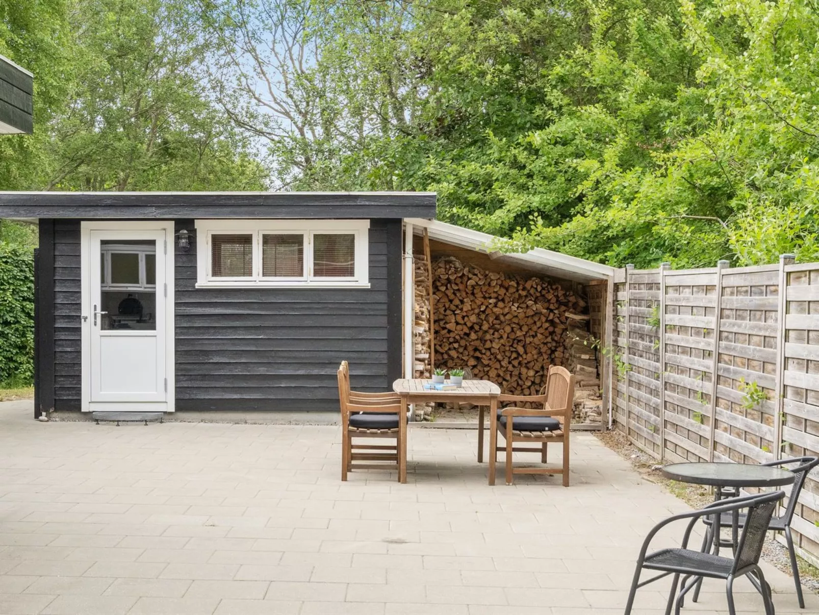 "Nannah" - 250m from the sea-Outside