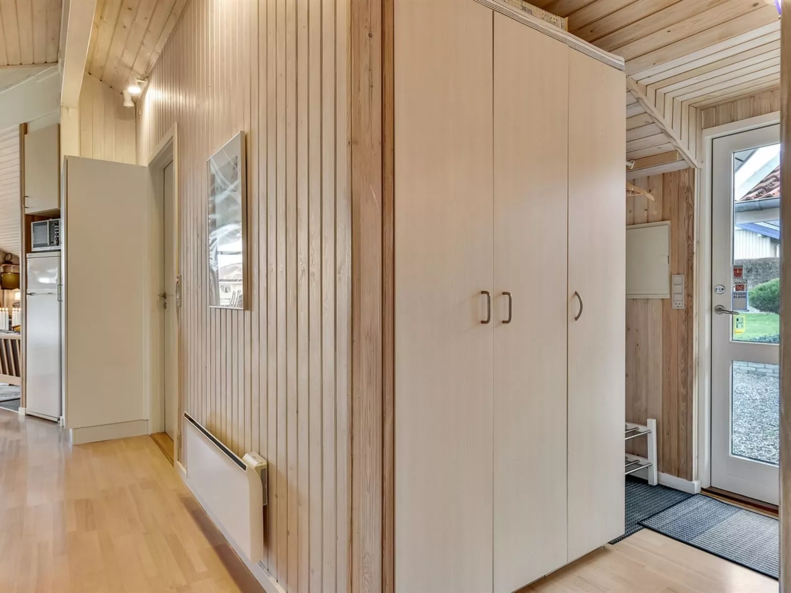 "Hjalmar" - 400m from the sea-Inside