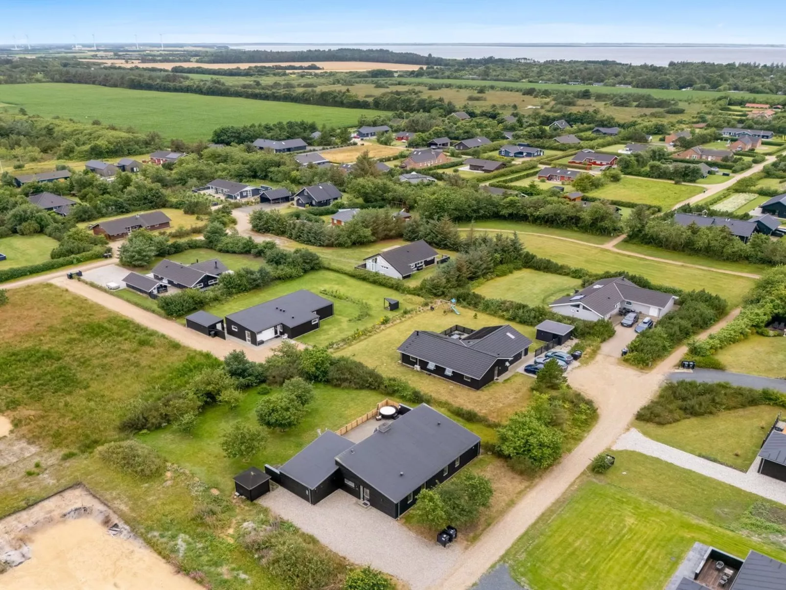 "Weike" - 950m to the fjord-Outside