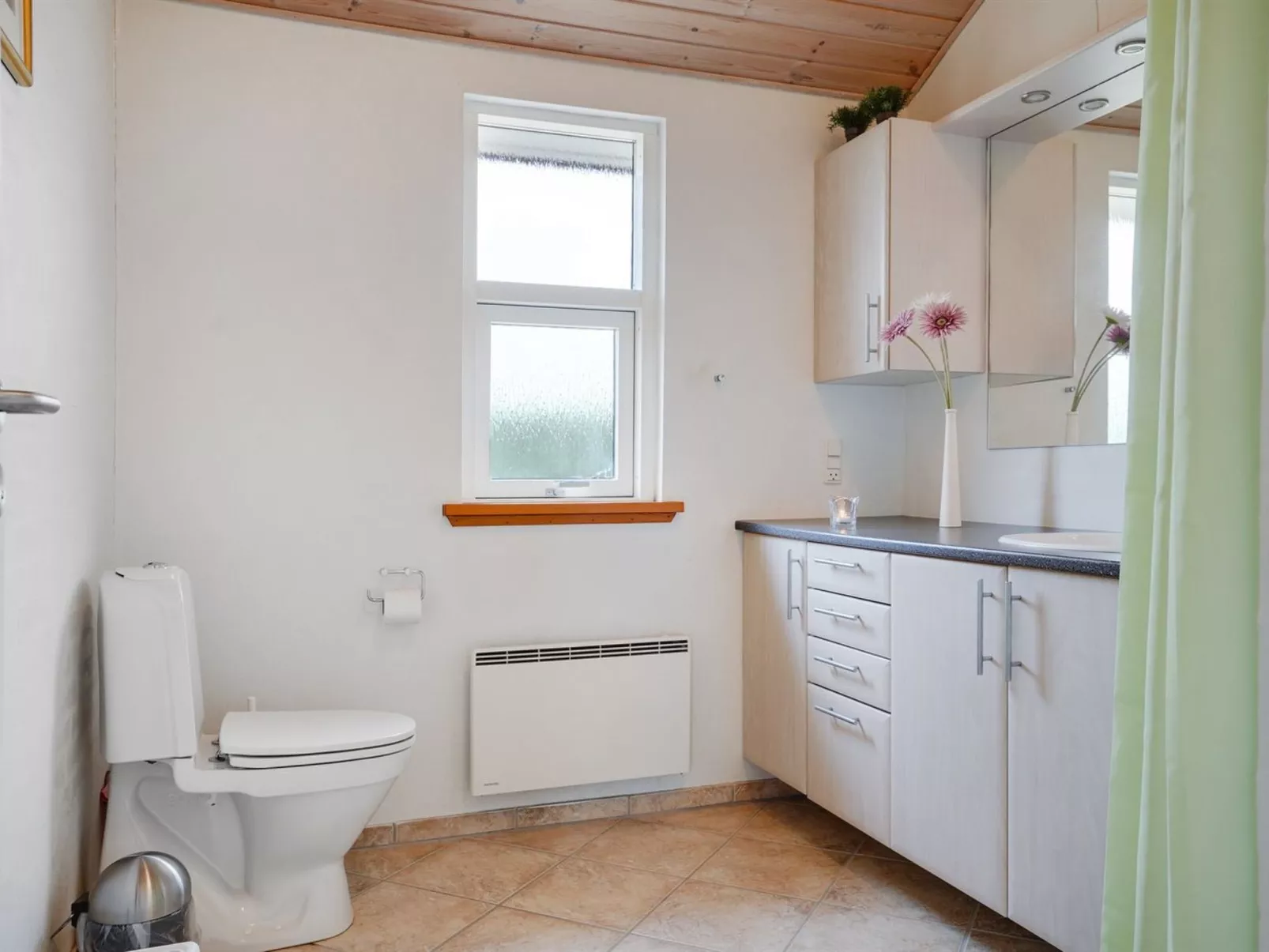 "Kimi" - 800m from the sea-Inside