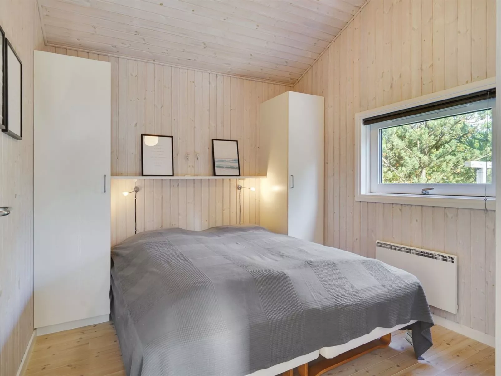 "Alethe" - 1km from the sea-Inside