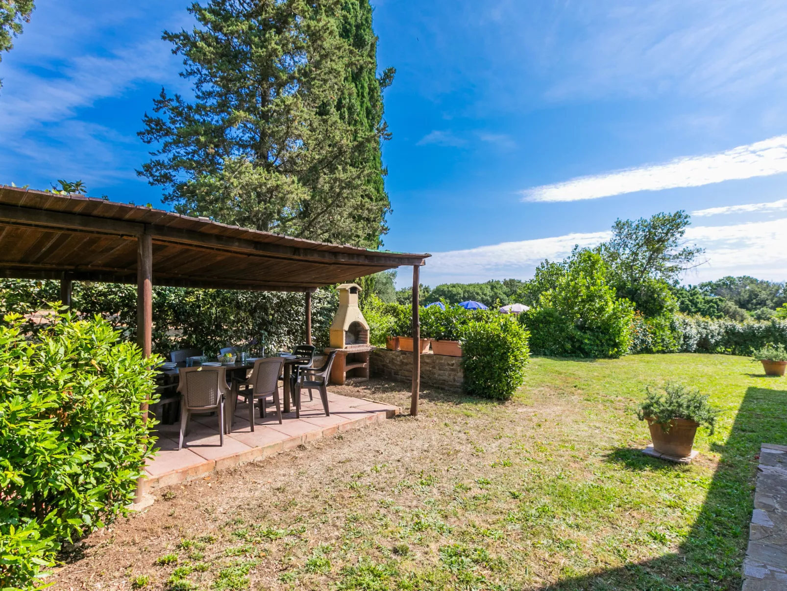 Campo Fiorito-Outside