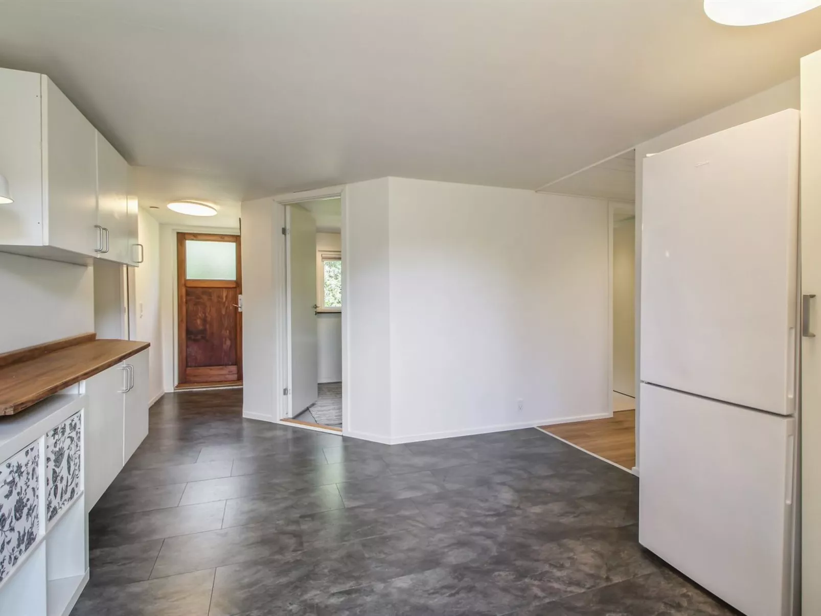 "Fot" - 7km from the sea-Inside