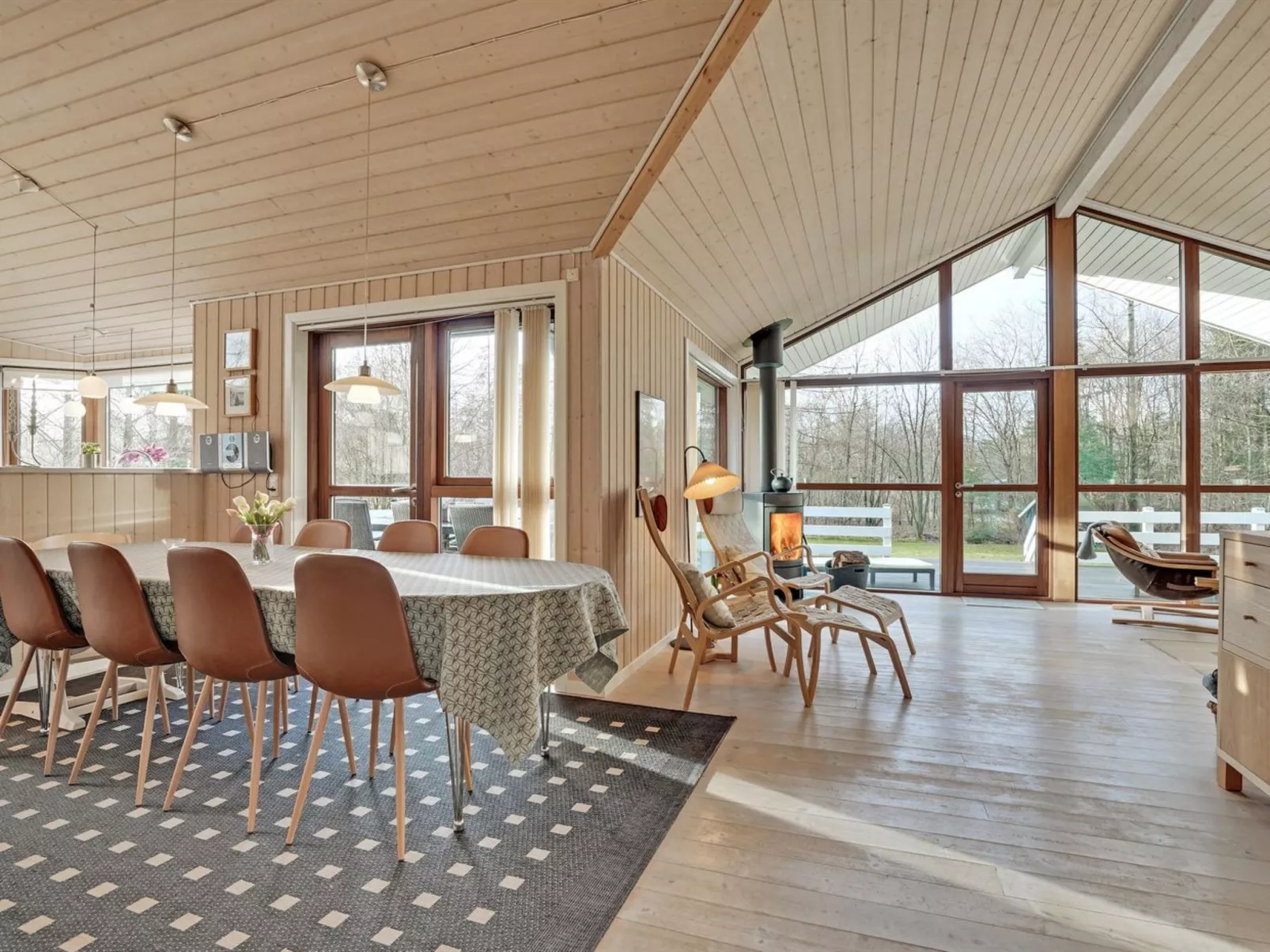 "Swarte" - 30km from the sea-Inside