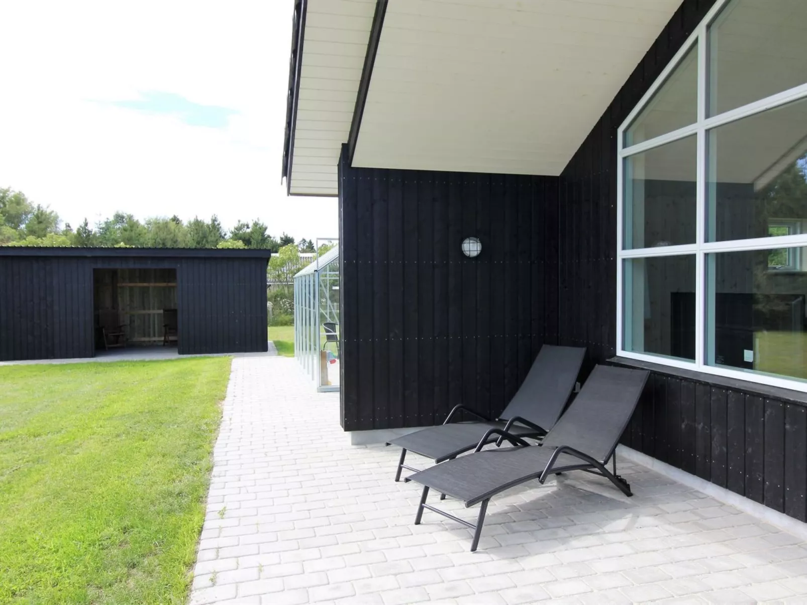 "Ethel" - 1.5km to the fjord-Draußen