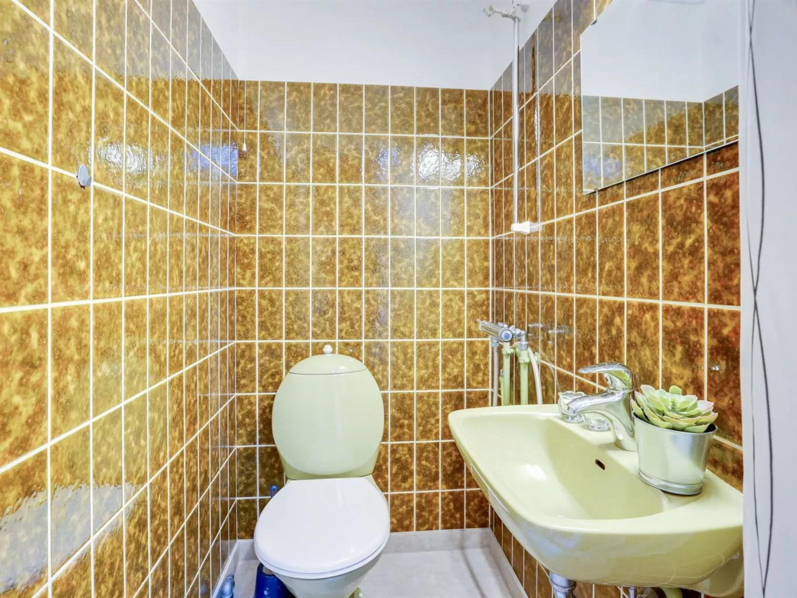 "Vogn" - 500m to the fjord-Inside