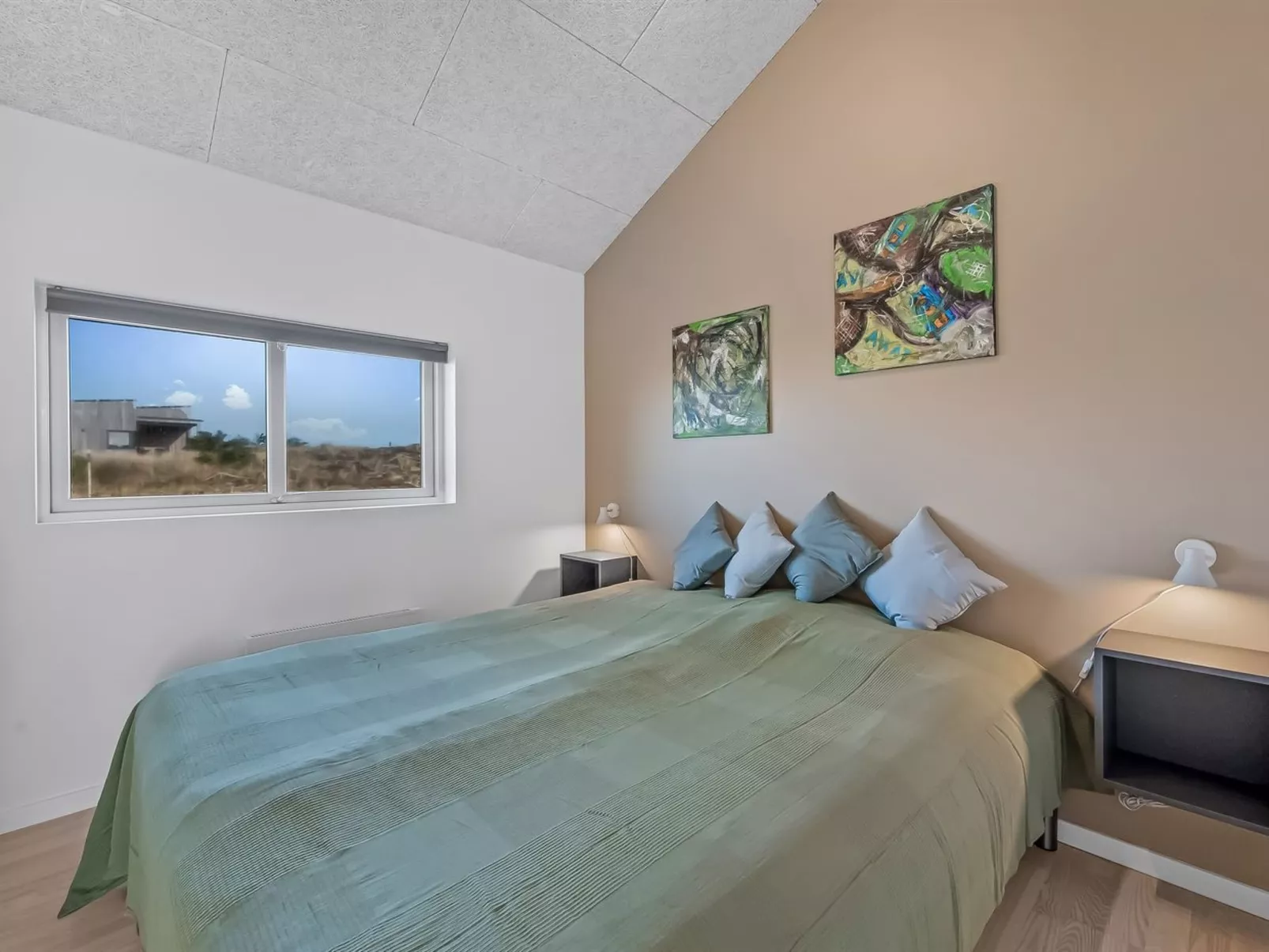 "Niesina" -  from the sea-Drinnen