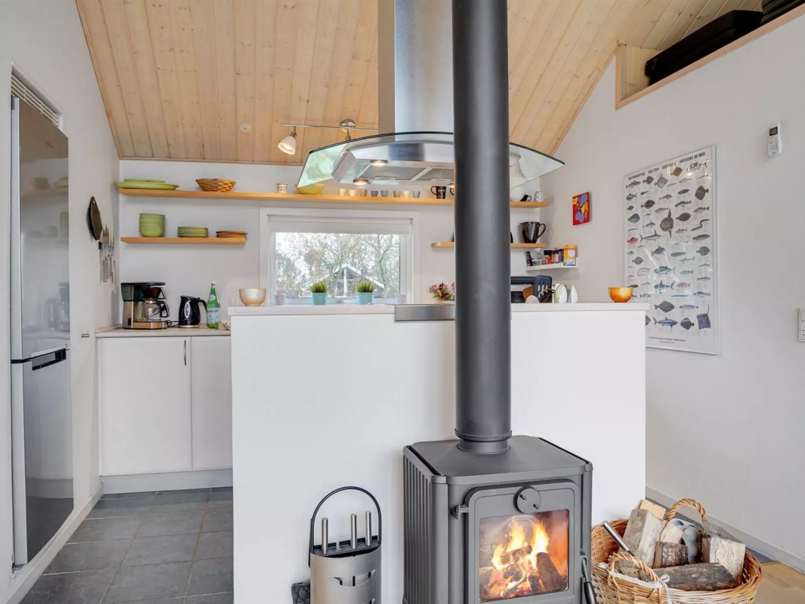 "Daina" - 400m to the fjord-Drinnen