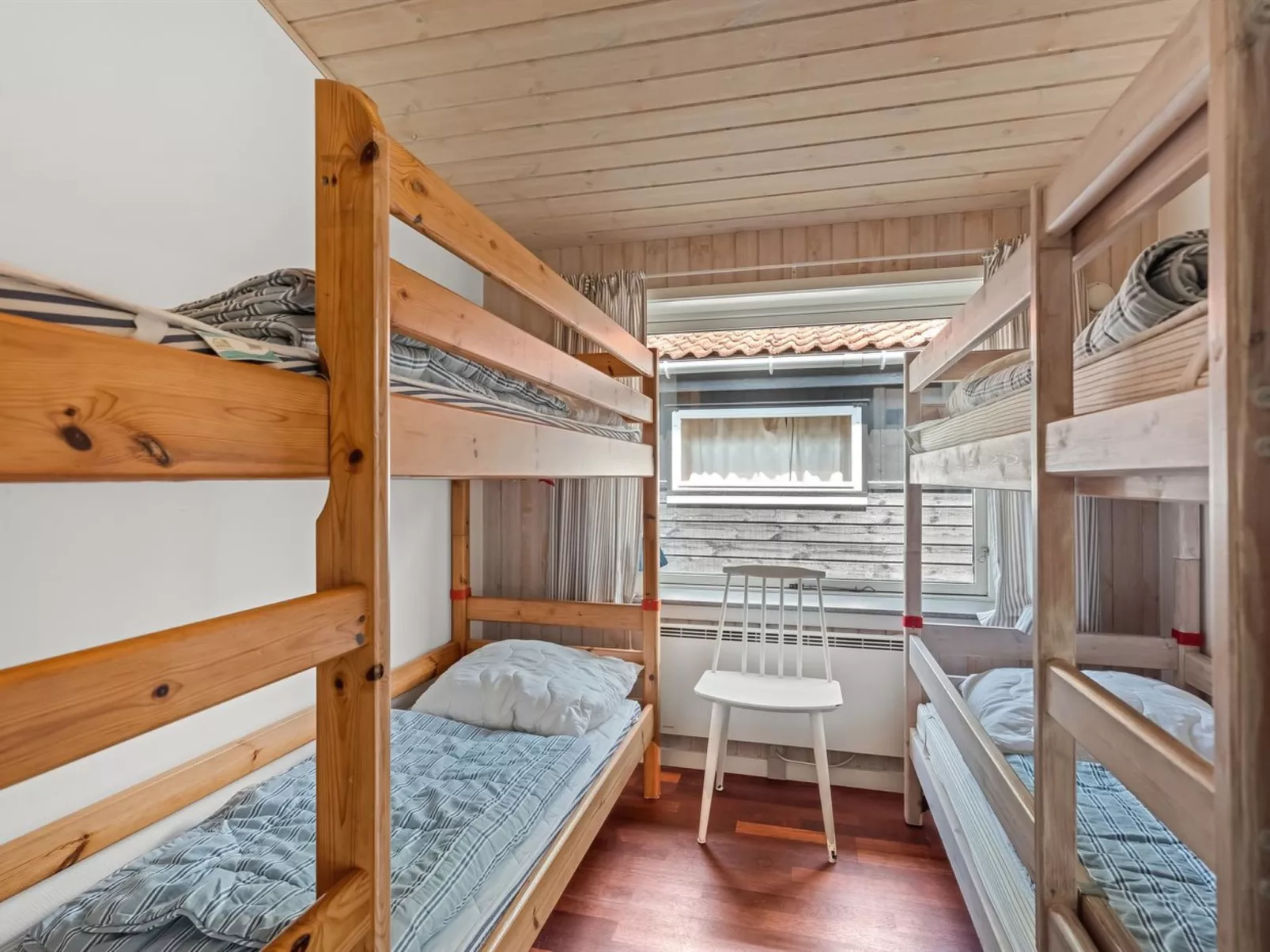 "Allie" - 150m from the sea-Inside