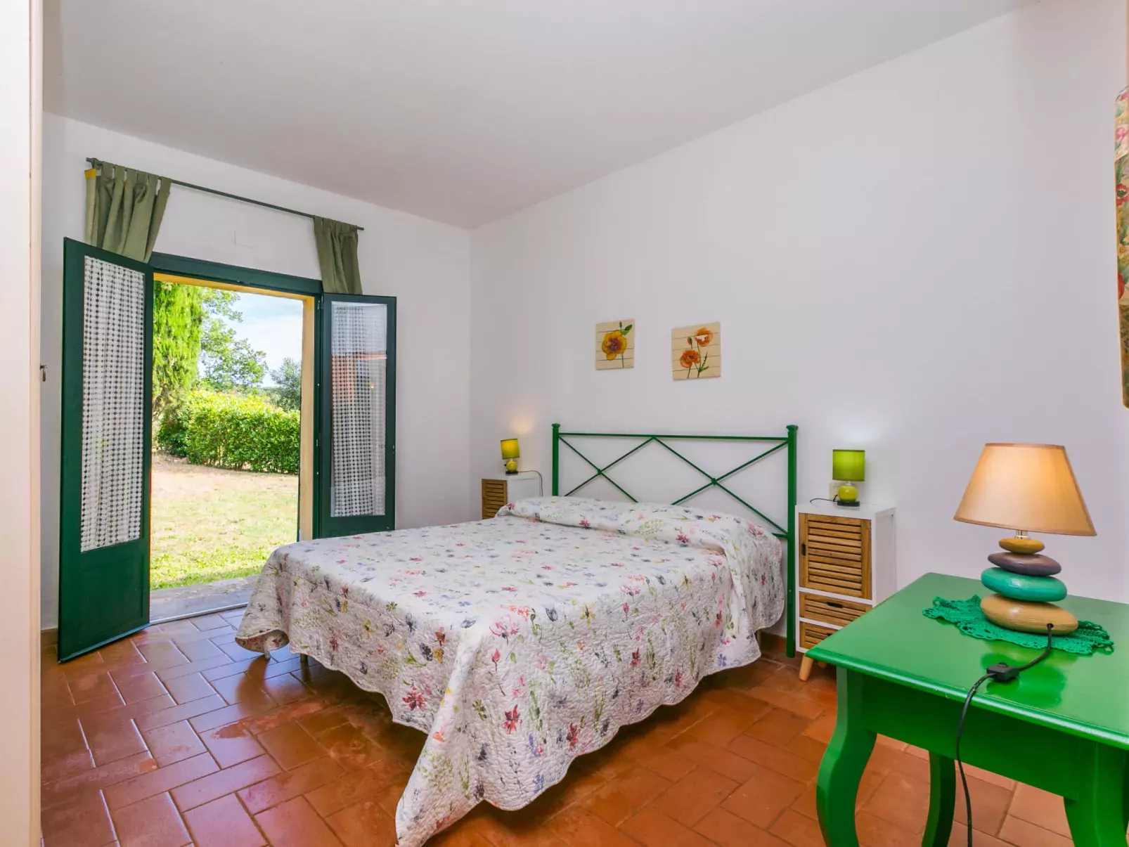 Campo Fiorito-Inside