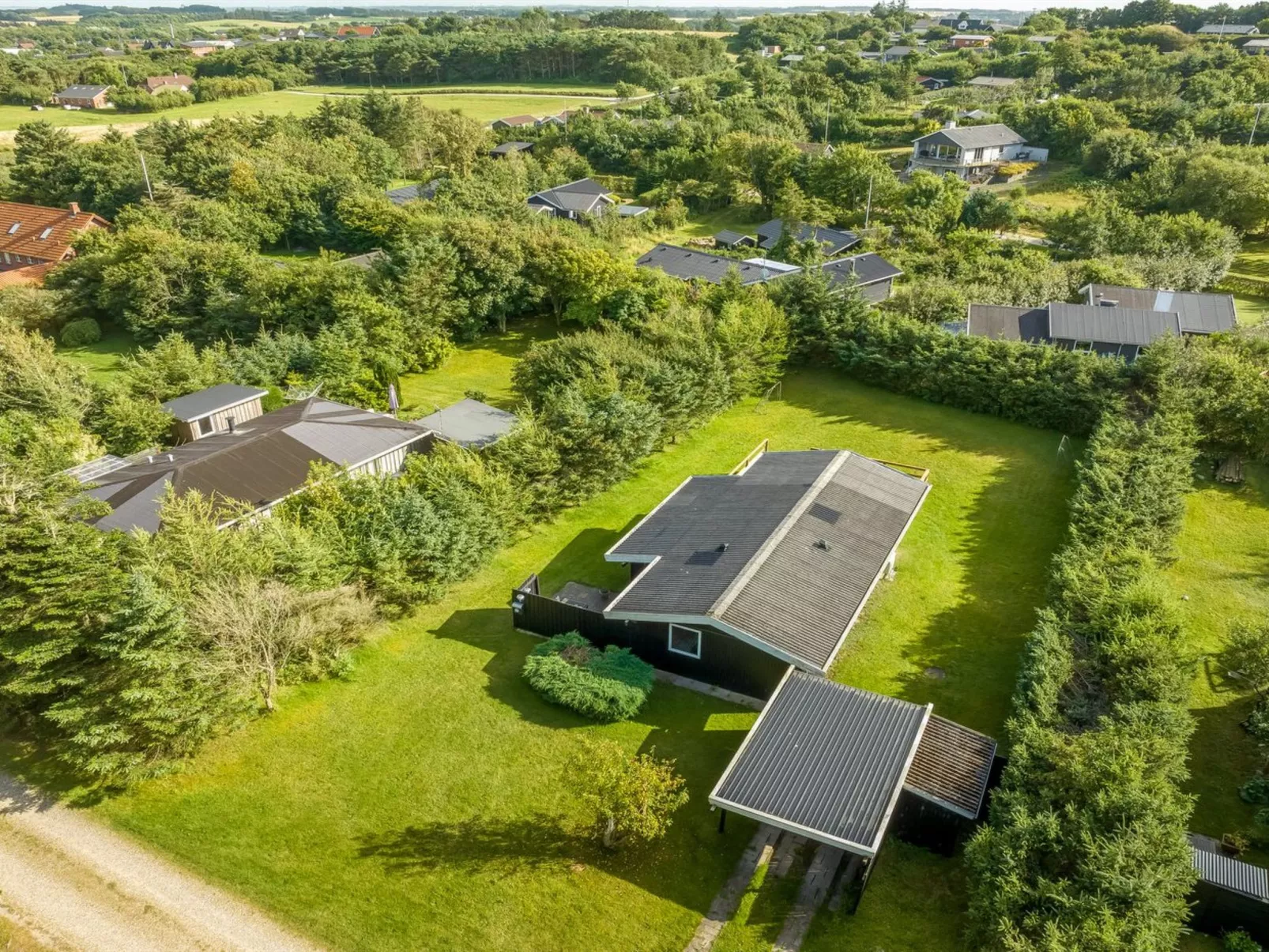 "Matilde" - 400m to the fjord-Outside