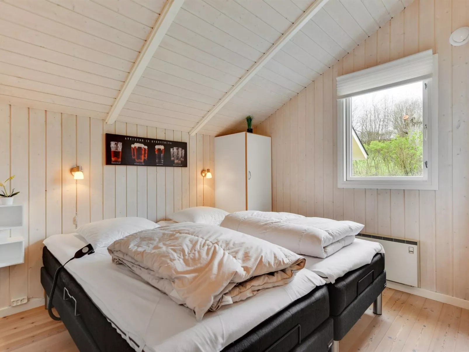 "Hwiting" - 200m from the sea-Inside