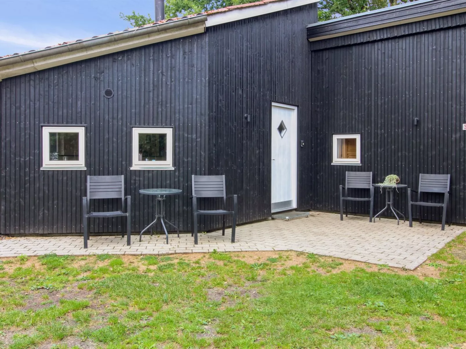 "Amanda" - 30km from the sea-Outside