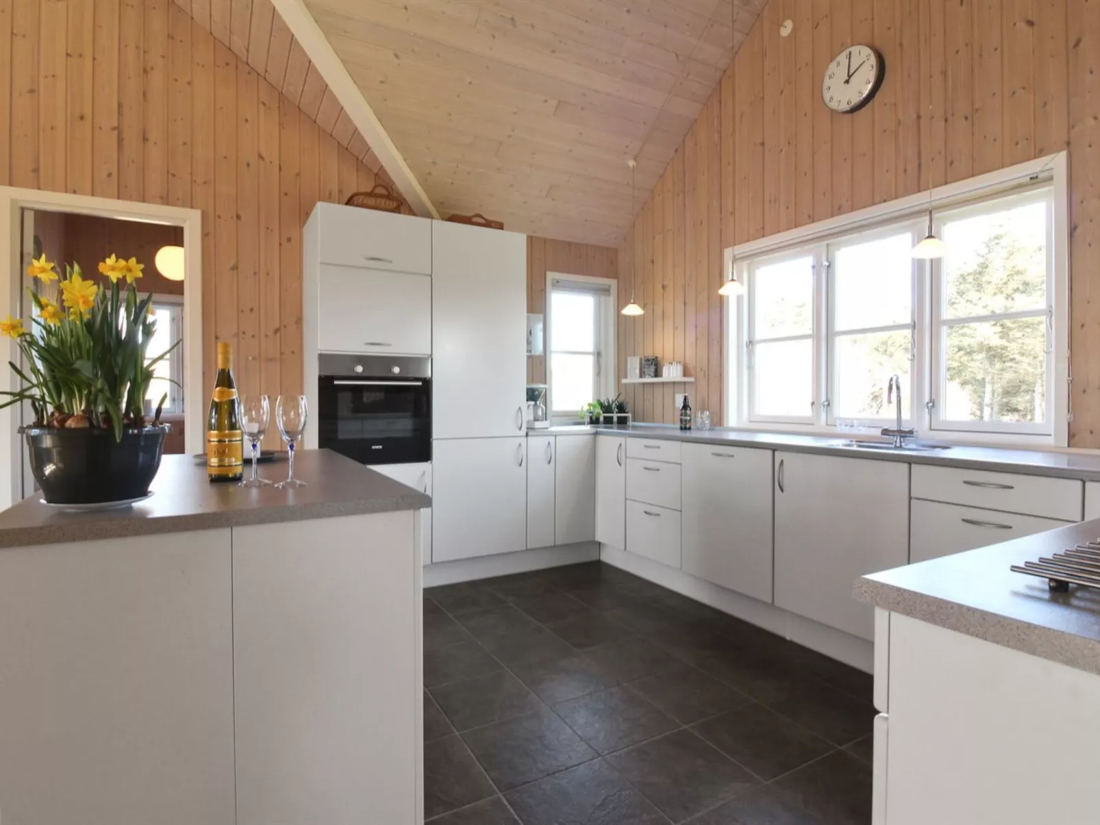 "Tilda" - 275m from the sea-Inside