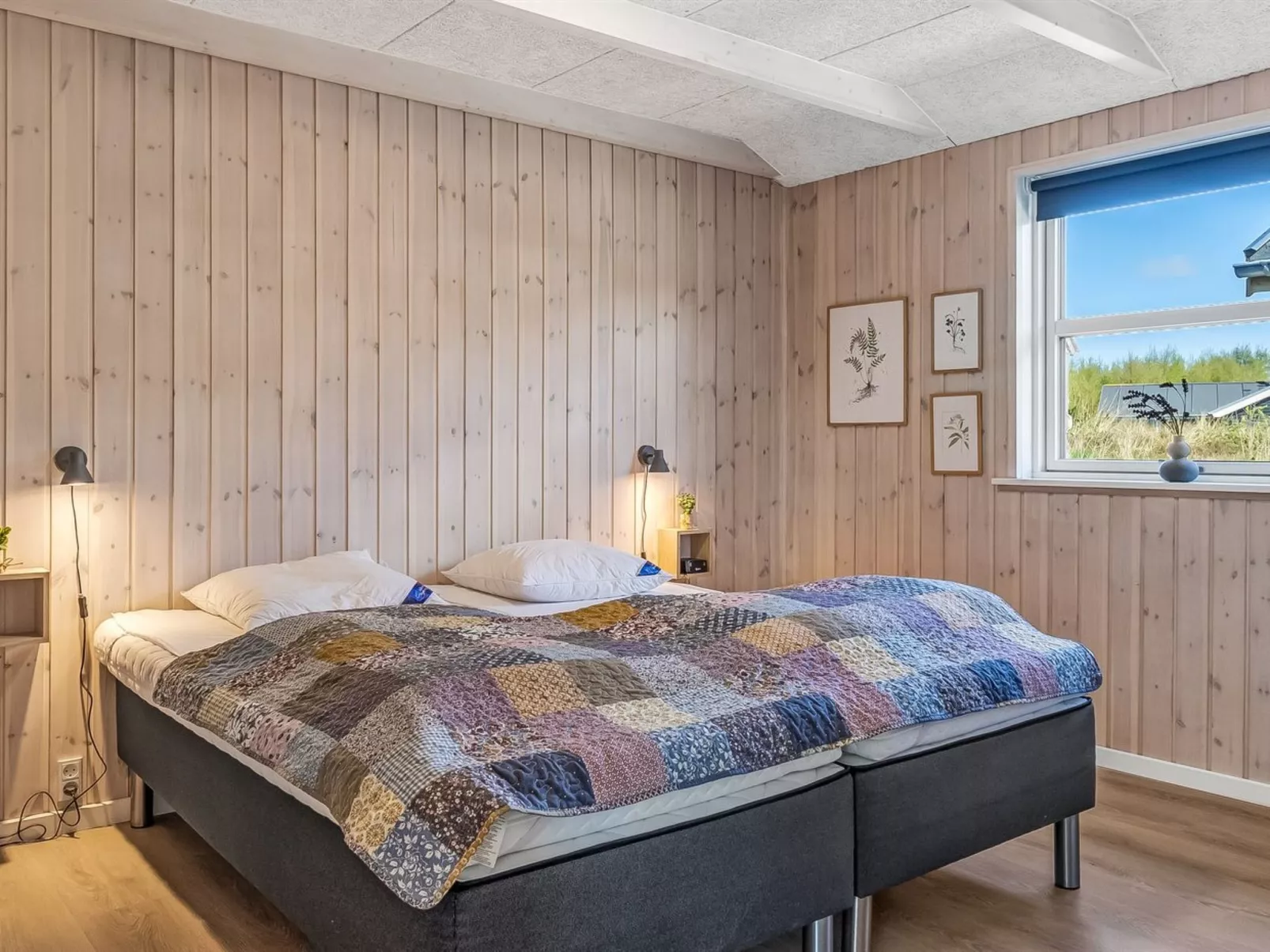 "Minke" - 2.2km from the sea-Inside