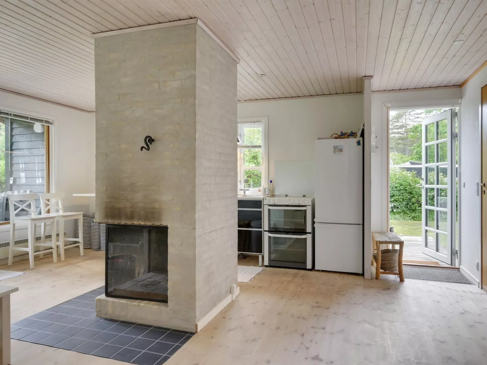 "Jute" - 100m from the sea-Inside