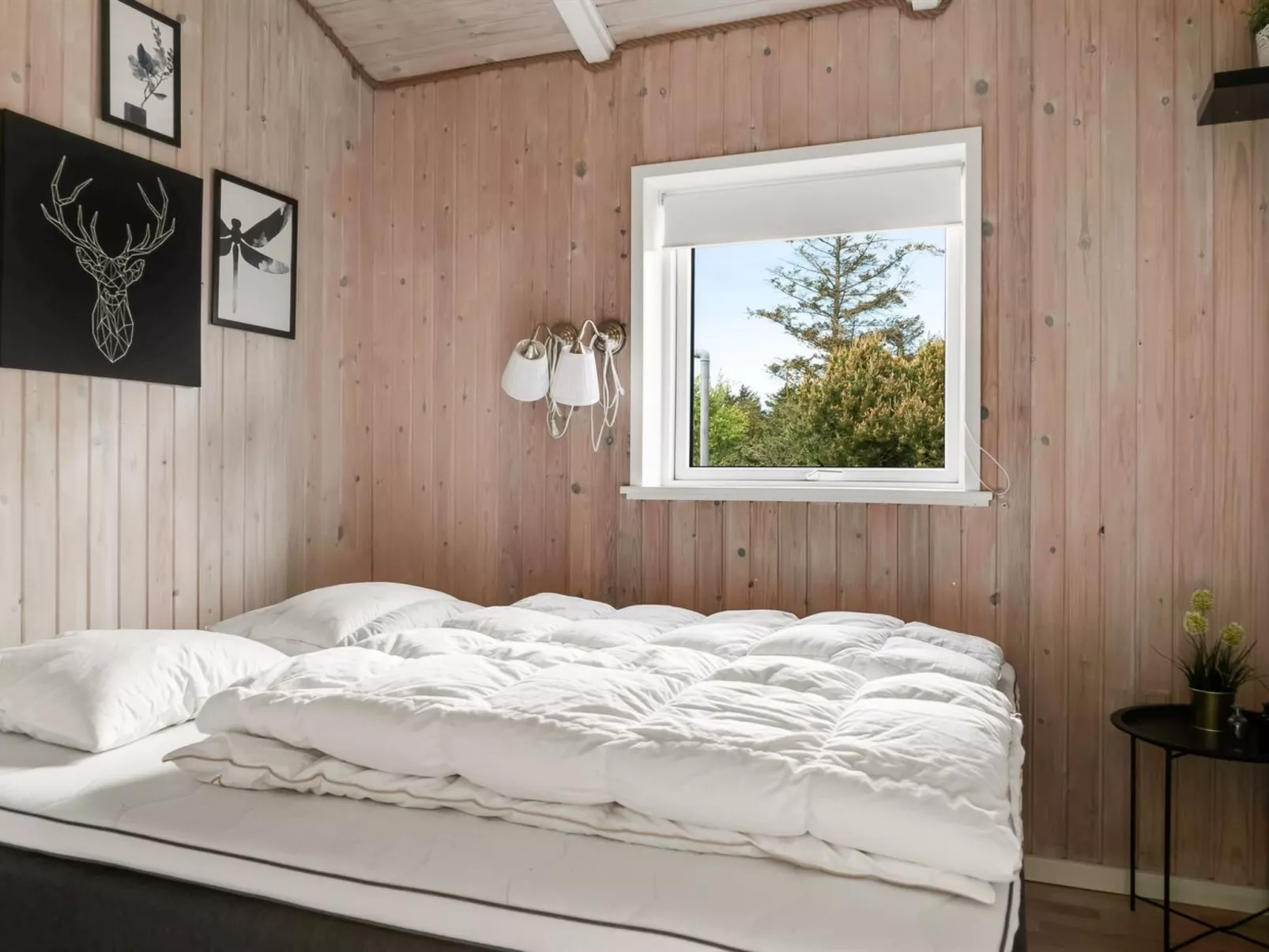 "Aja" - 900m from the sea-Drinnen