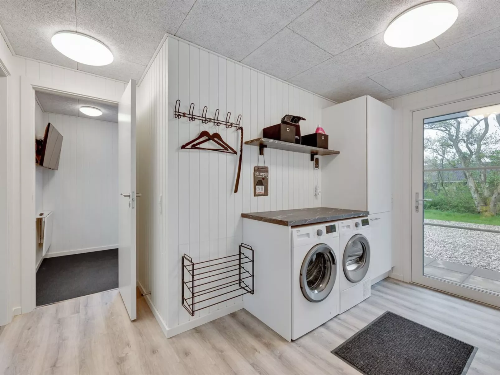 "Øn" -  from the sea-Inside