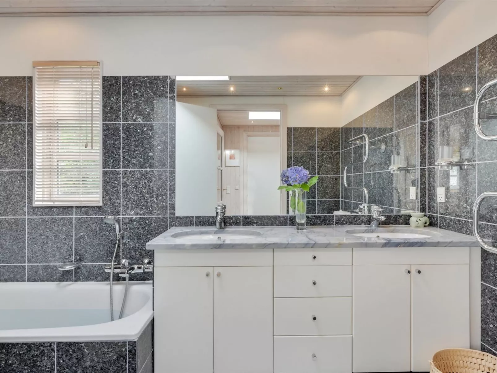 "Åsemarie" - 600m from the sea-Inside