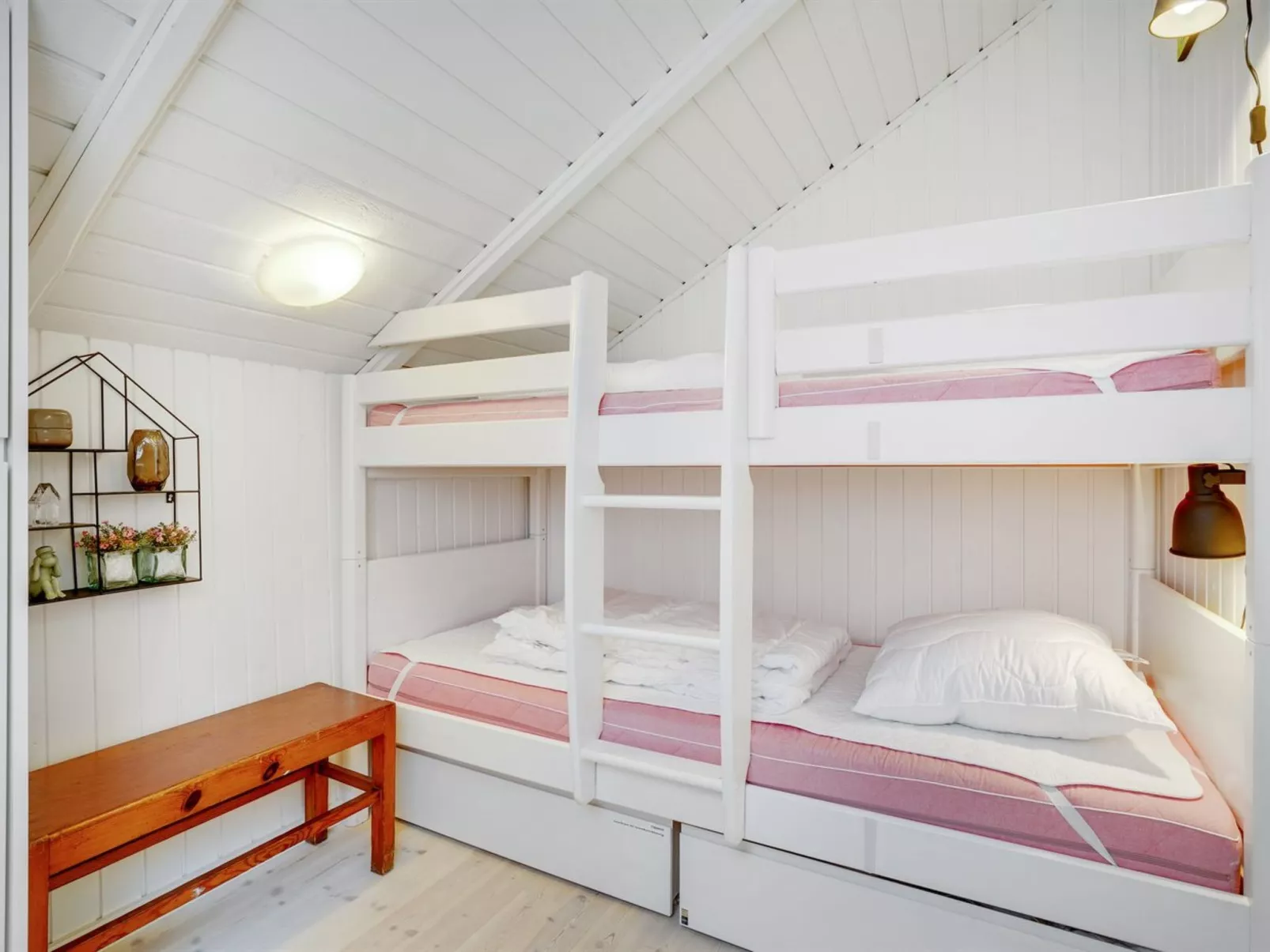 "Matthis" - 500m to the fjord-Inside