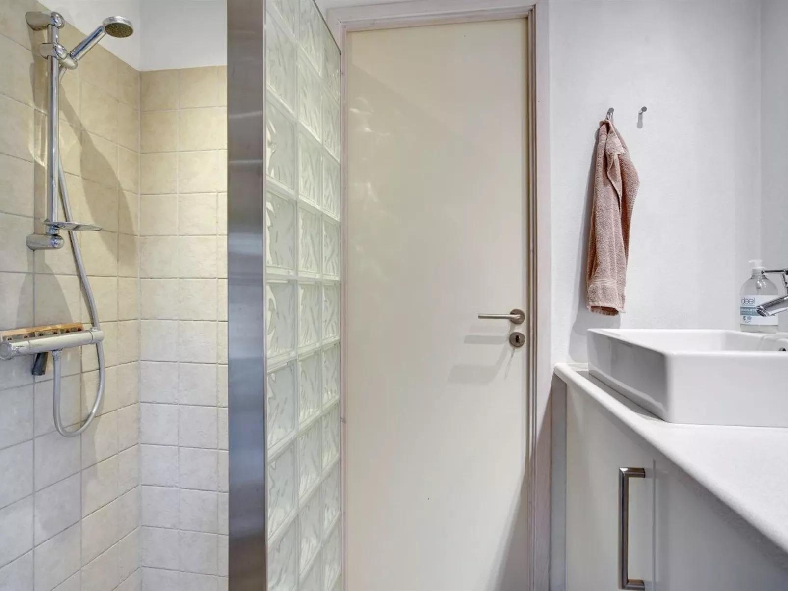 "Anahi" - 3km from the sea-Inside