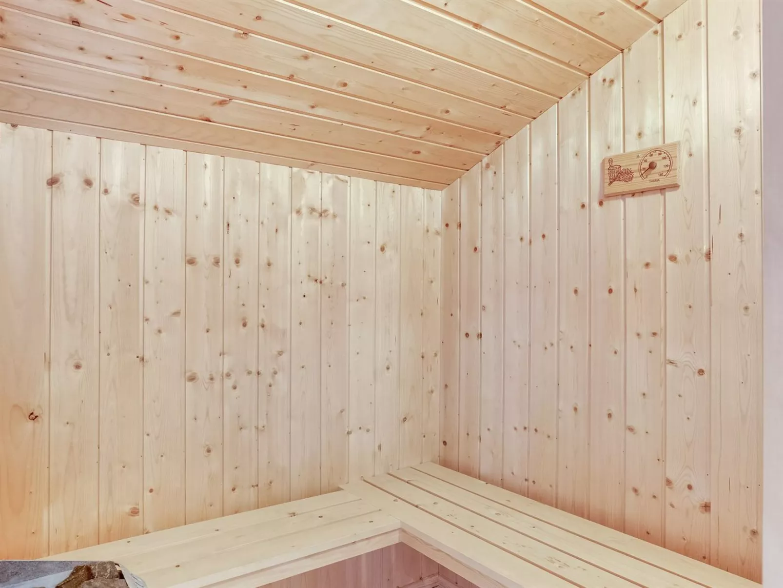 "Thorir" - 542m from the sea-Drinnen