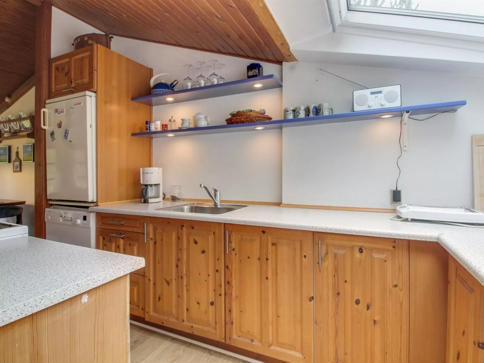 "Tirsa" - 3.9km from the sea-Inside