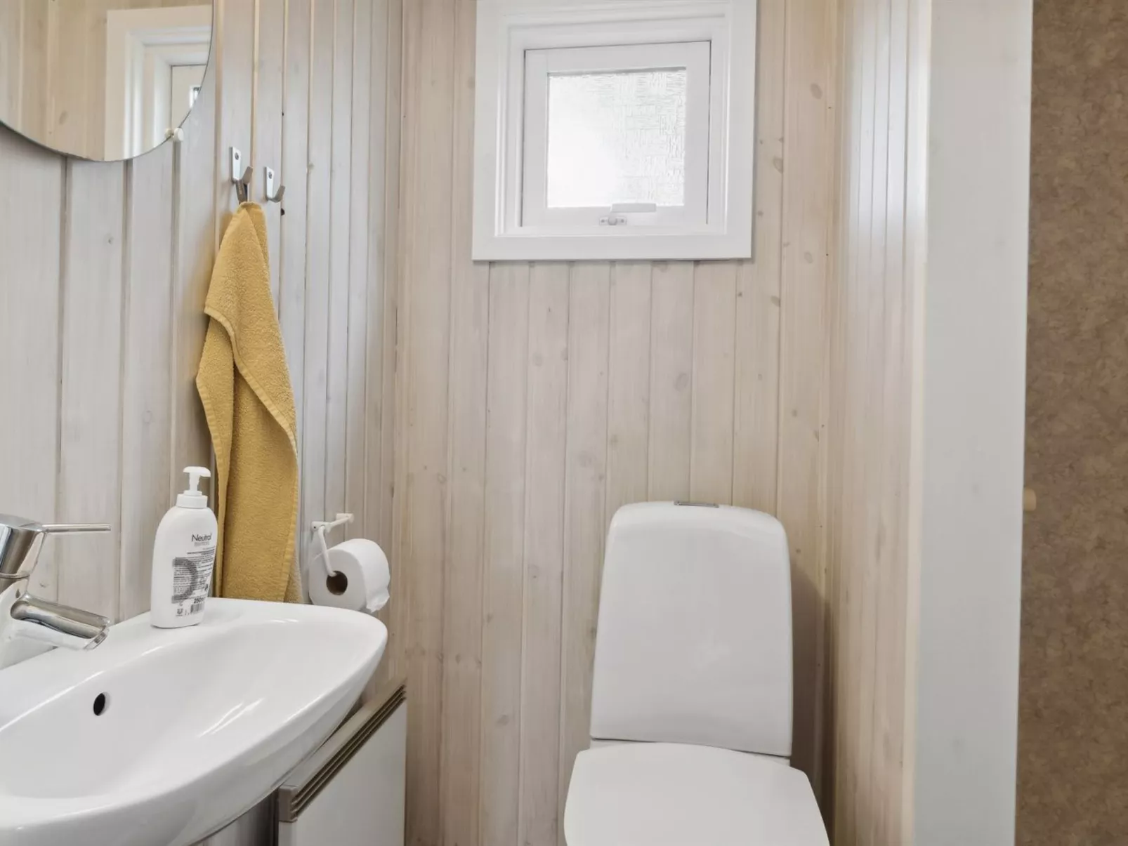 "Nafne" - 500m from the sea-Drinnen