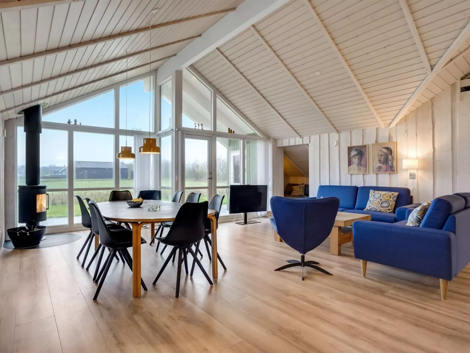 "Ano" - 950m from the sea-Inside