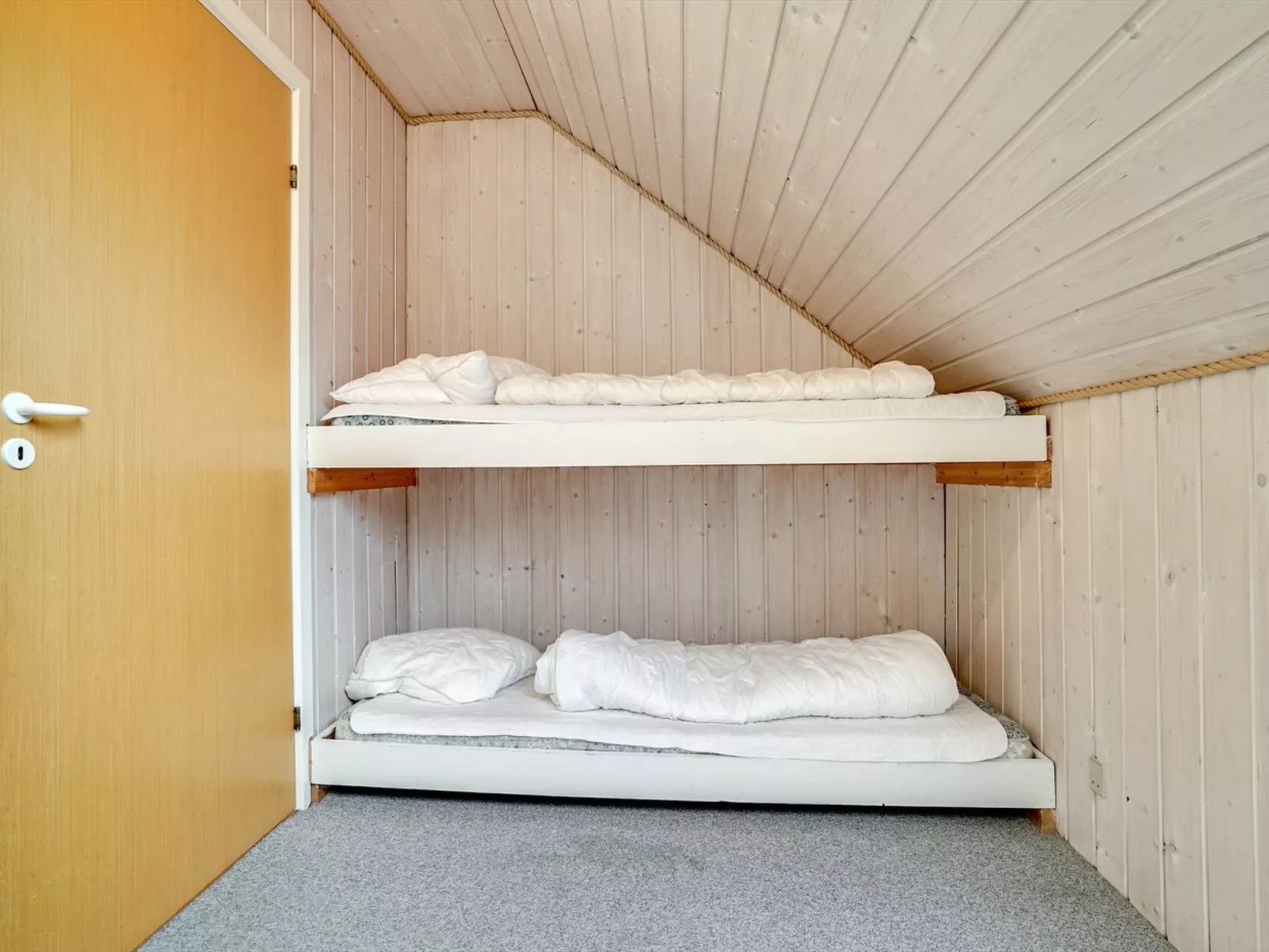 "Felina" -  from the sea-Inside