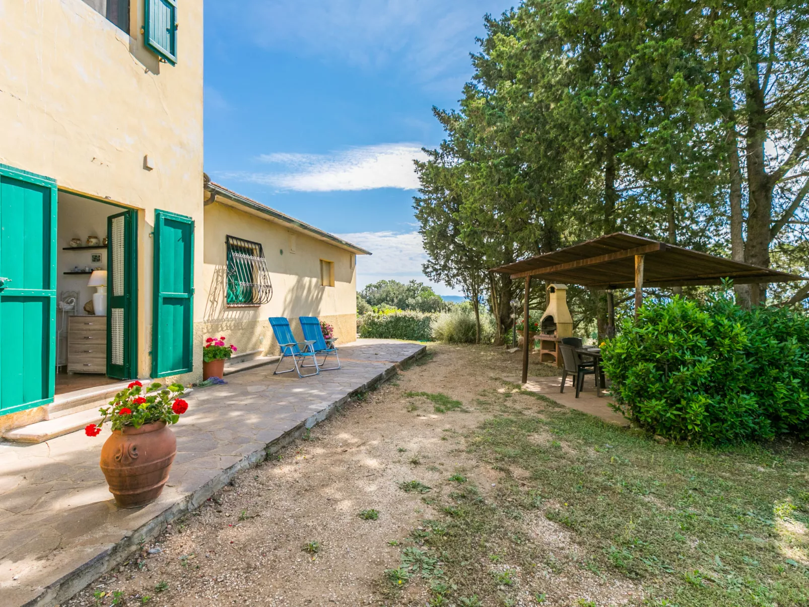 Campo Fiorito-Outside