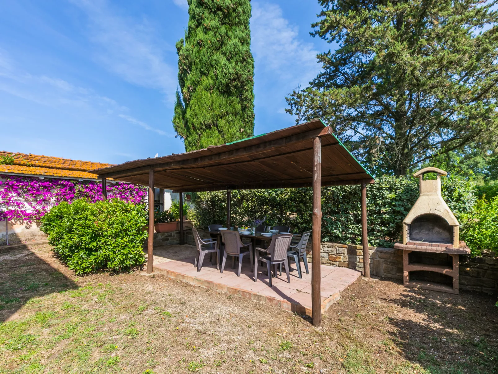 Campo Fiorito-Outside
