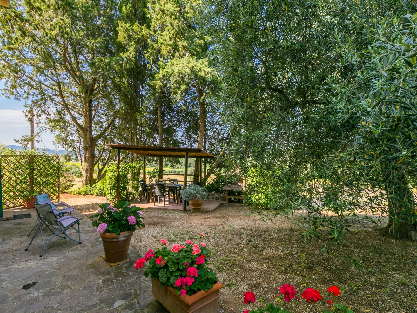 Campo Fiorito-Outside